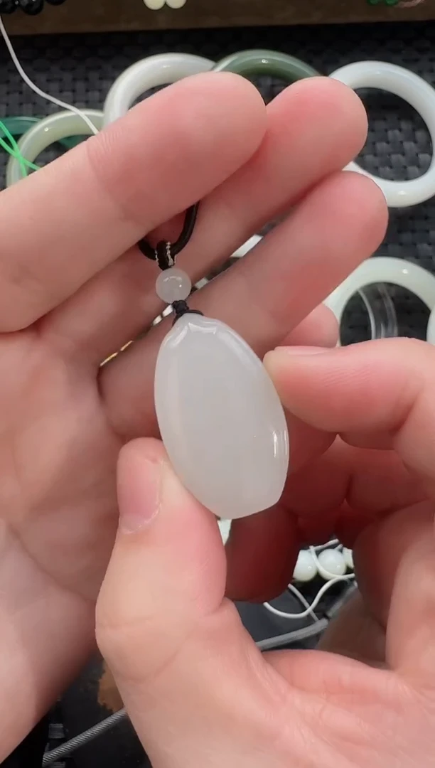 颈饰未镶嵌和田玉无事牌