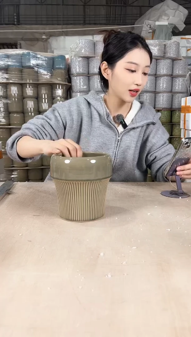 【闪购商品】陶瓷圆口半条纹裂纹绿小号14x16