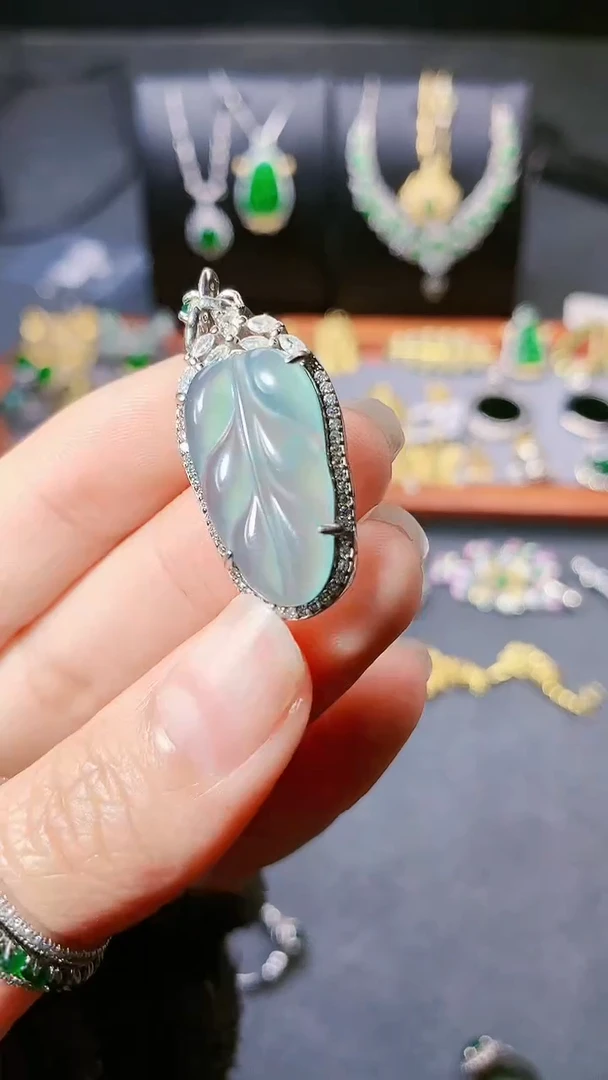 【闪购商品】翡翠毛衣链银S925镶嵌吊坠