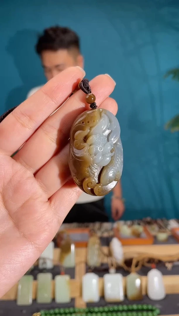 颈饰未镶嵌和田玉1