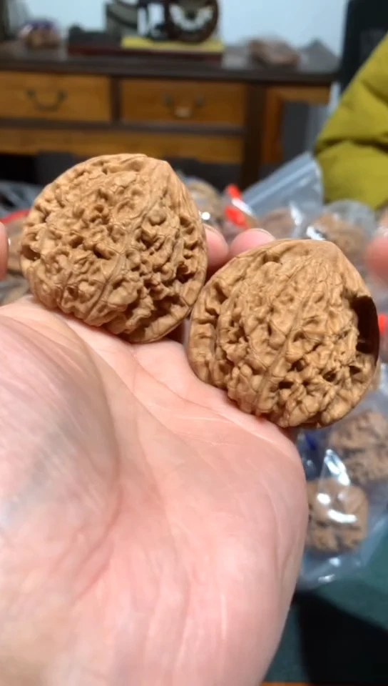 【闪购商品】文玩核桃吊坠大官帽核桃