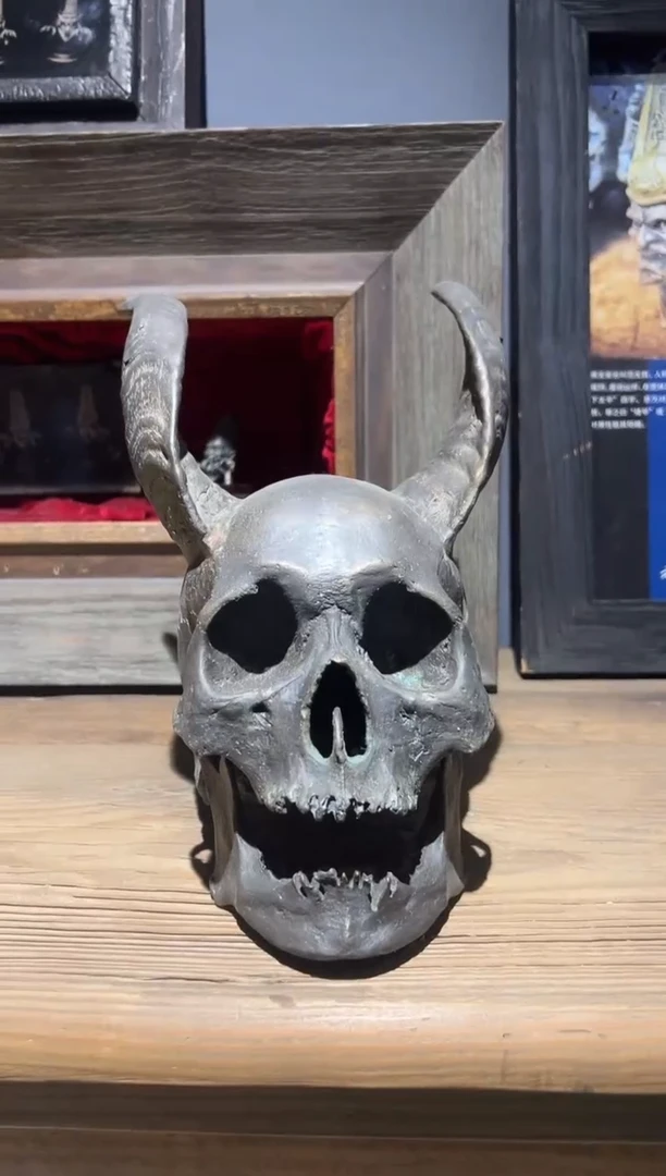 铜带角骷髅摆件（铜）