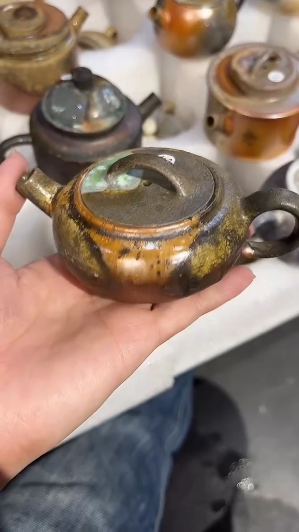 壶416号容量120-140ML金珍珠泥 有结晶有虫洞