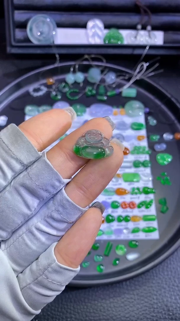 未镶嵌挂件翡翠佛公