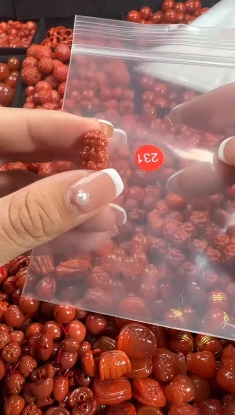 颈饰未镶嵌南红玛瑙1