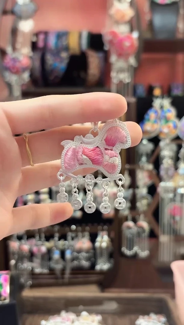 织绣 云织谣民族风精美饰品   7