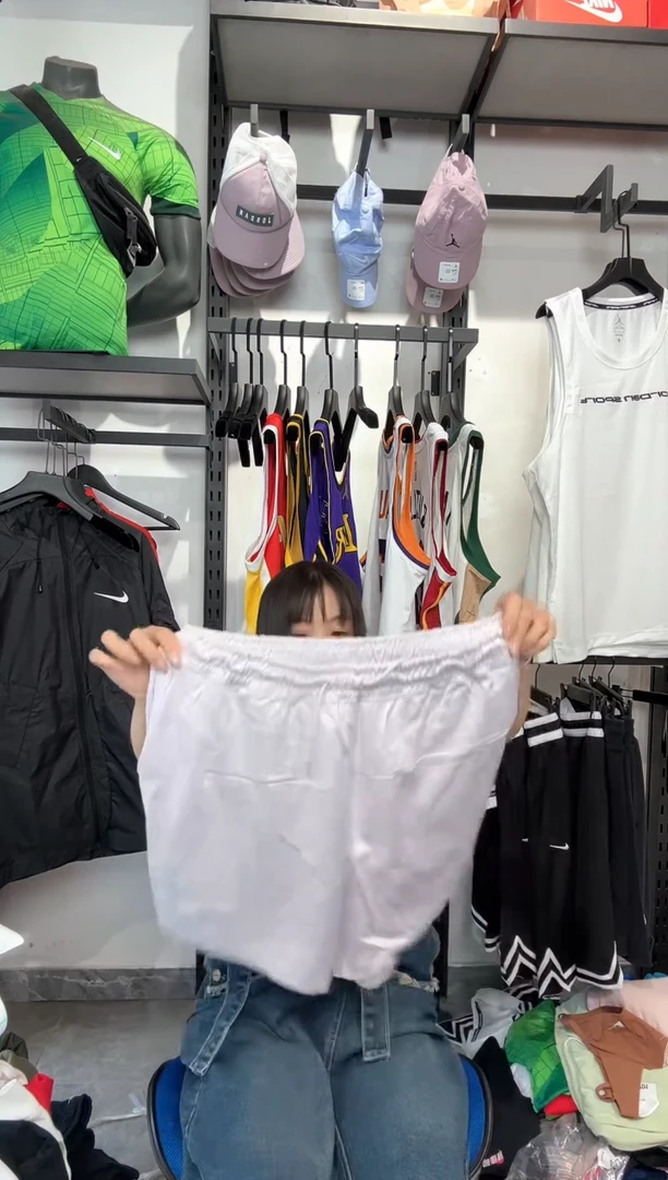 1682编码 瑕疵修复以直播间讲解为准 尺码