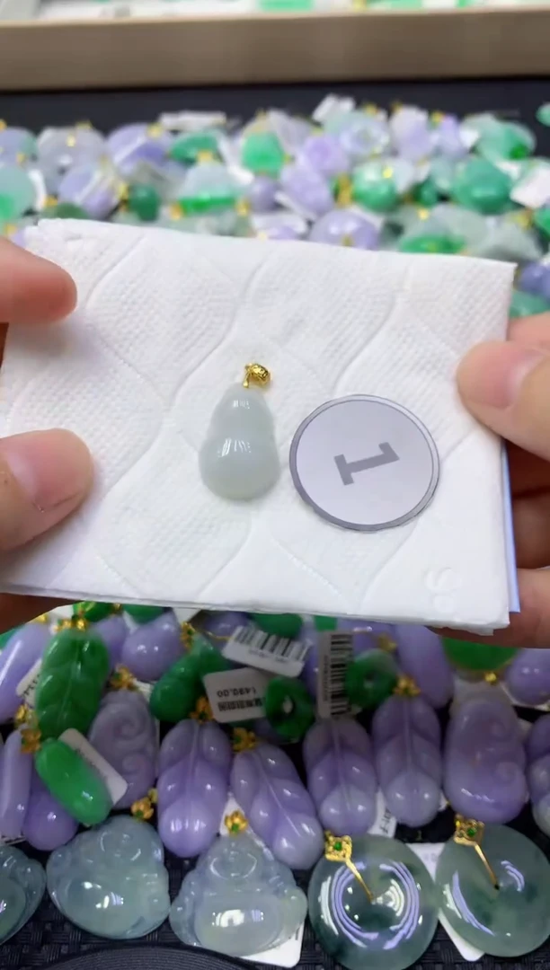 颈饰未镶嵌翡翠天然缅甸翡翠A货