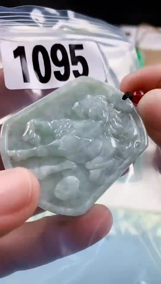 【闪购商品】翡翠挂件未镶嵌天然翡翠吊坠挂件