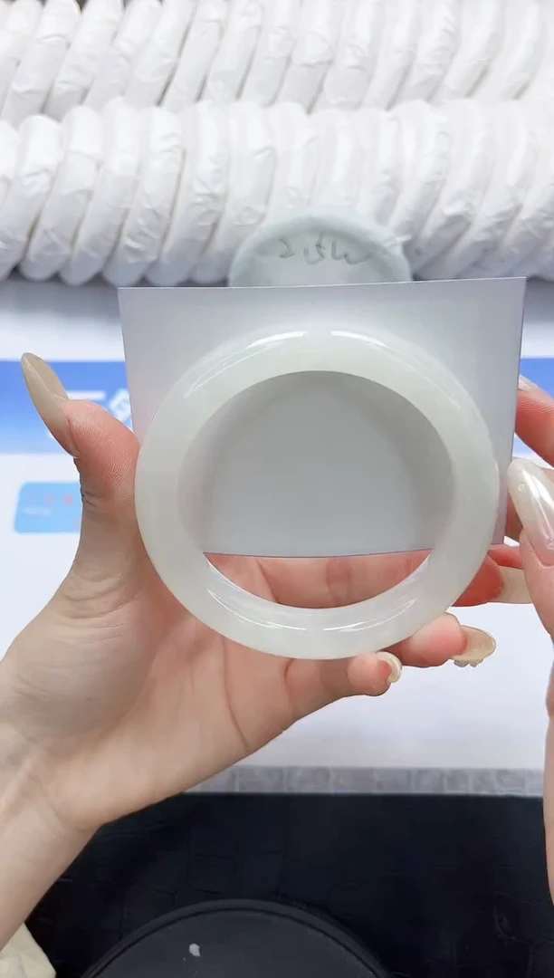 和田玉手镯未镶嵌217-58.2