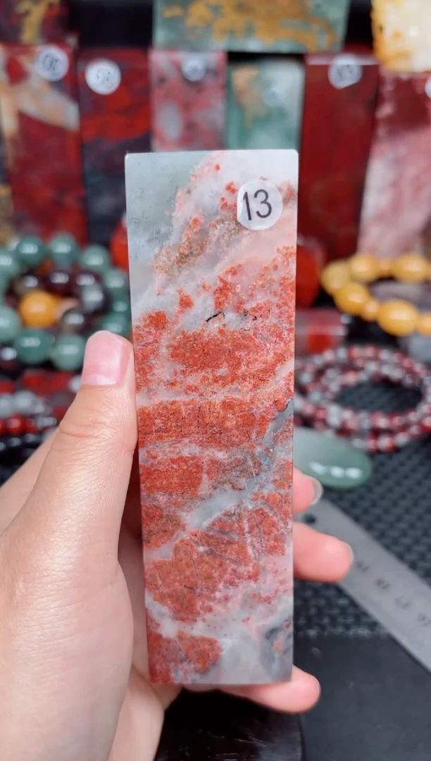 玉石13号桂林鸡血玉印章摆件