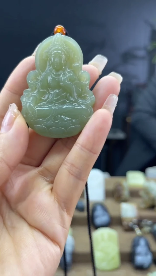 颈饰未镶嵌和田玉1