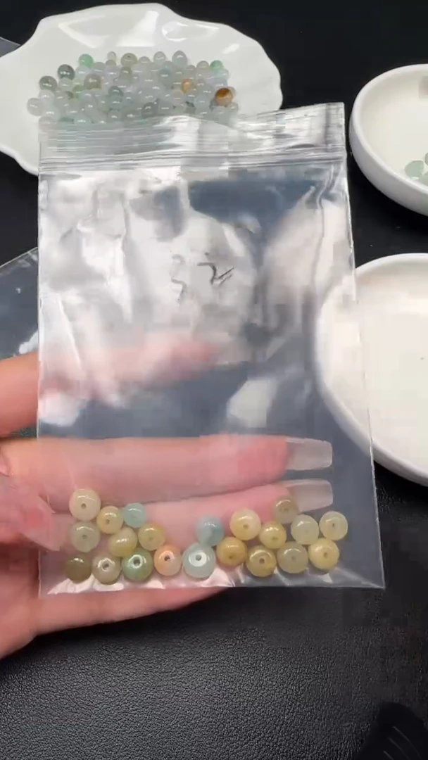 翡翠散珠天然缅甸翡翠鼓珠微瑕包容