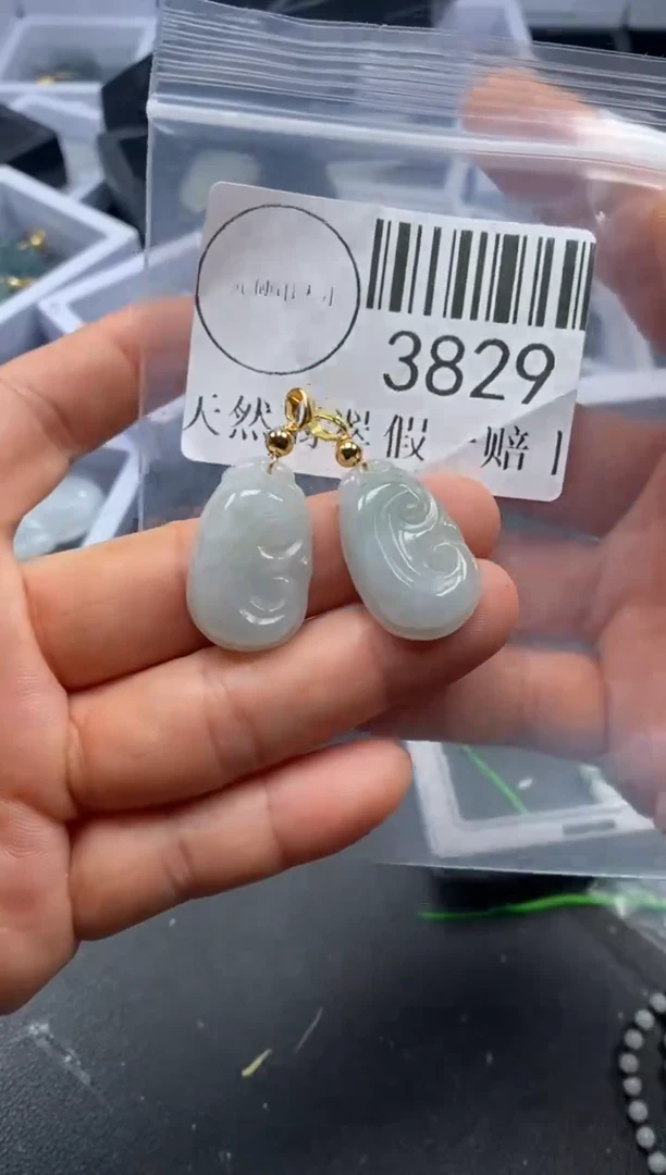 吊坠(不含链)未镶嵌翡翠3829