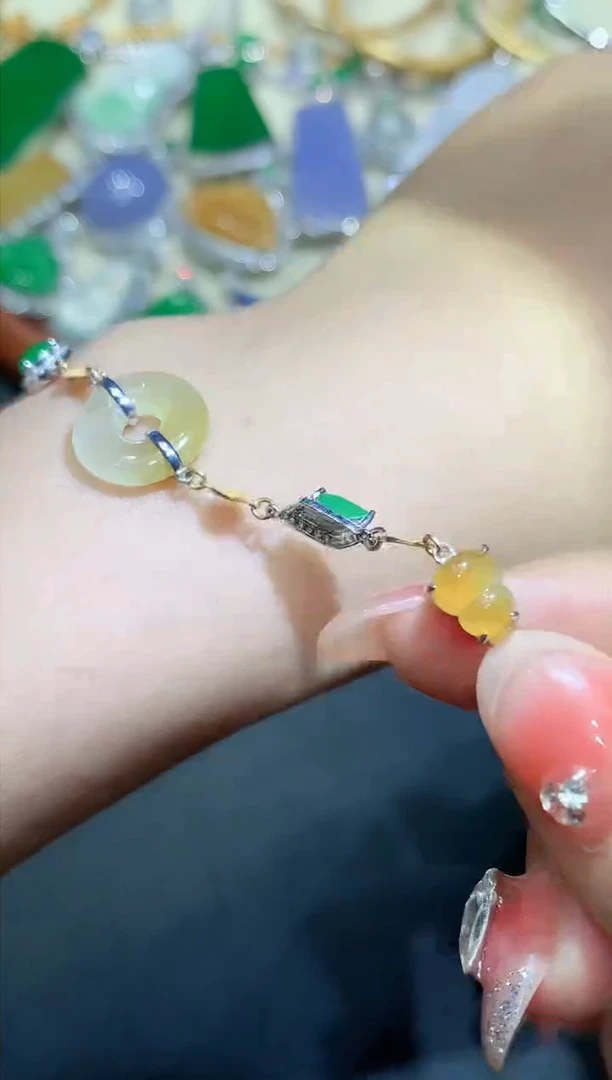 18K金镶嵌定制翡翠38团购