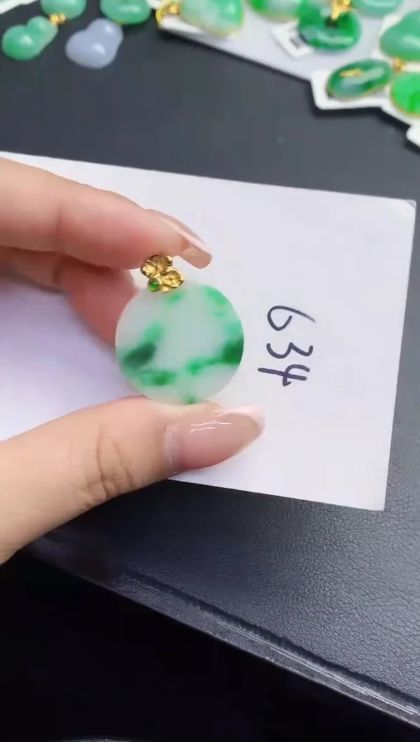 翡翠未镶嵌颈饰缅甸天然翡翠A货