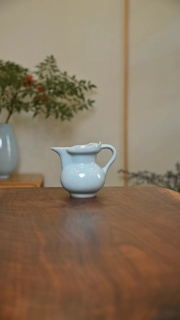 僧帽公道 天青 微瑕 朱家汝窑款