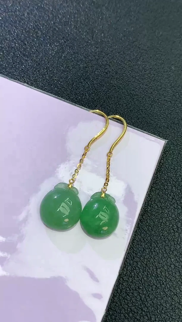 18K金镶嵌翡翠耳饰赠礼盒 麦麦