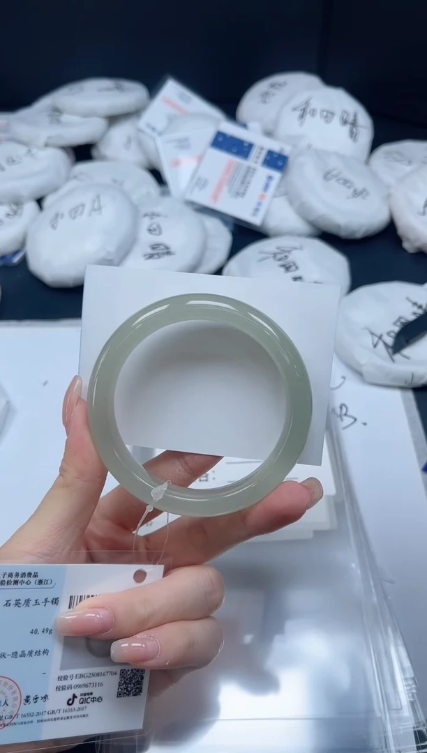 未镶嵌手镯石英质玉070-56