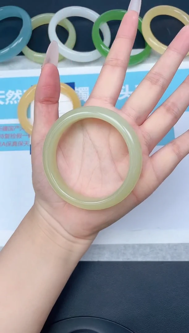 未镶嵌手镯石英质玉51/5758