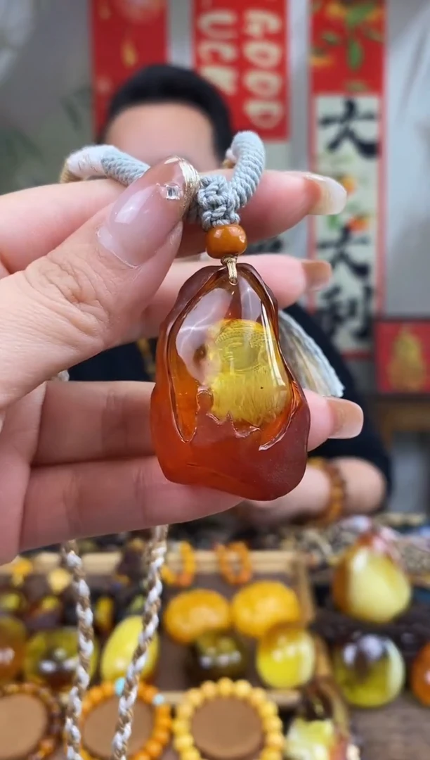 【闪购商品】琥珀裸石未镶嵌基地发货 一物一证 顺丰包邮