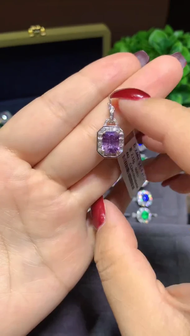 吊坠(不含链)彩色蓝宝石18K金镶嵌2.04ct
