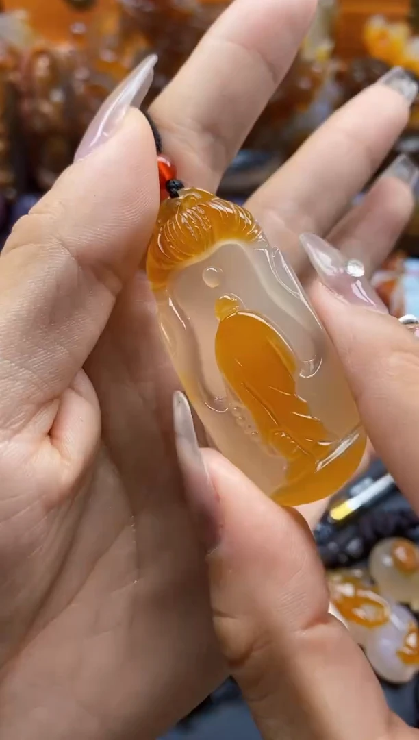 玛瑙/玉髓挂件未镶嵌向**富ll