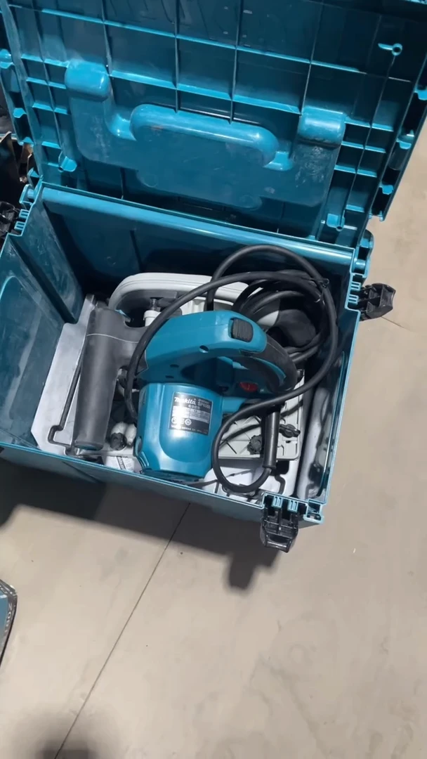 牧田SP6000J电圆锯（165MM 1300W) 硬盒