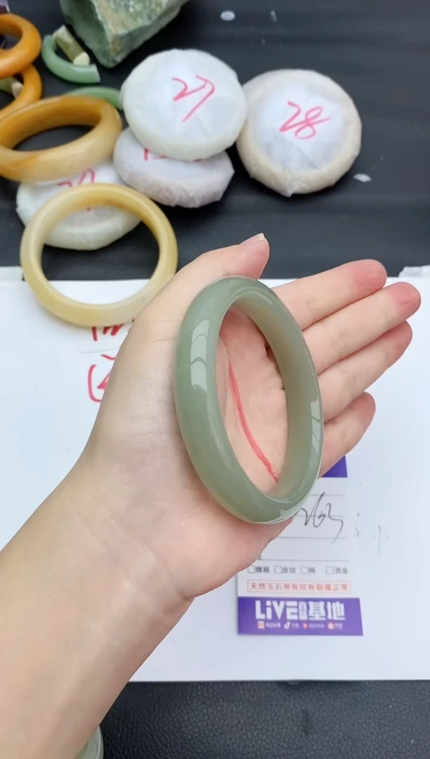 未镶嵌手镯石英质玉155+62.7