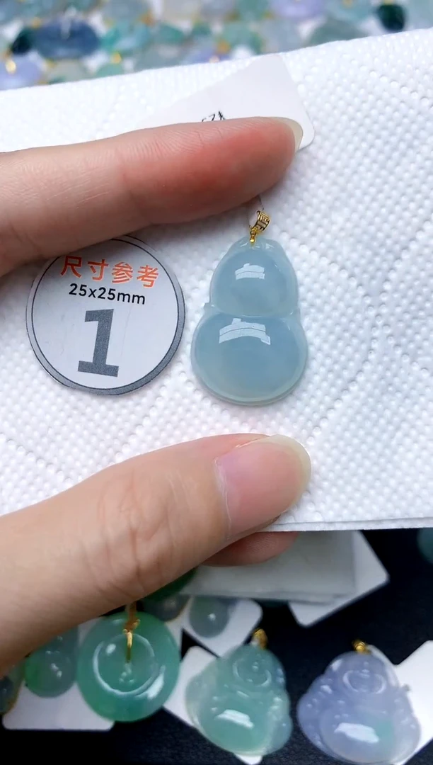 颈饰18K金镶嵌翡翠天然A货翡翠