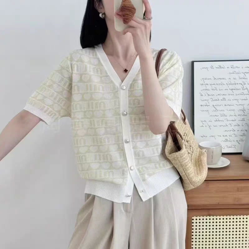 25新款miu系爱心提花针织衫V领短袖开衫F003