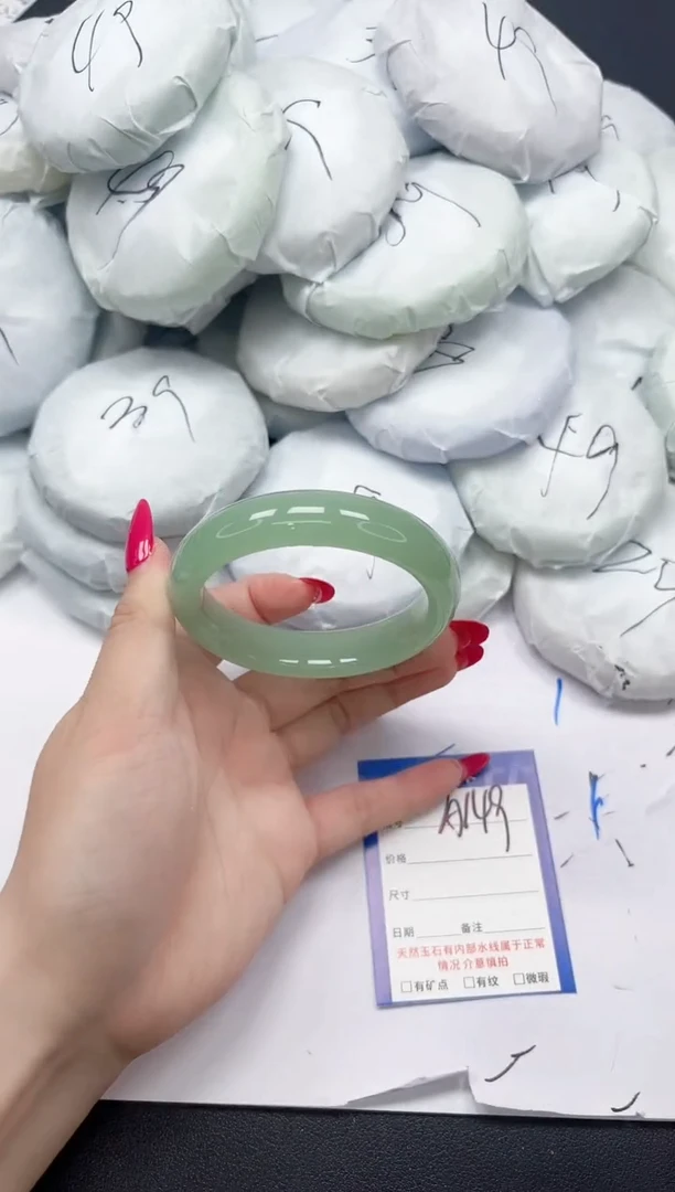 未镶嵌手镯石英质玉A149/5354