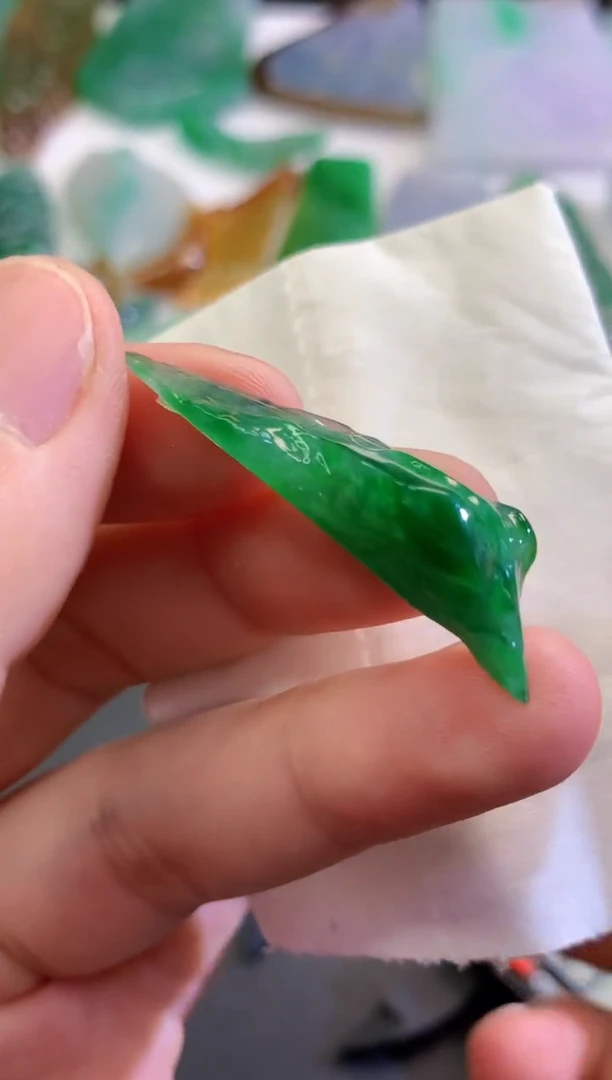翡翠未镶嵌吊坠(不含链)679