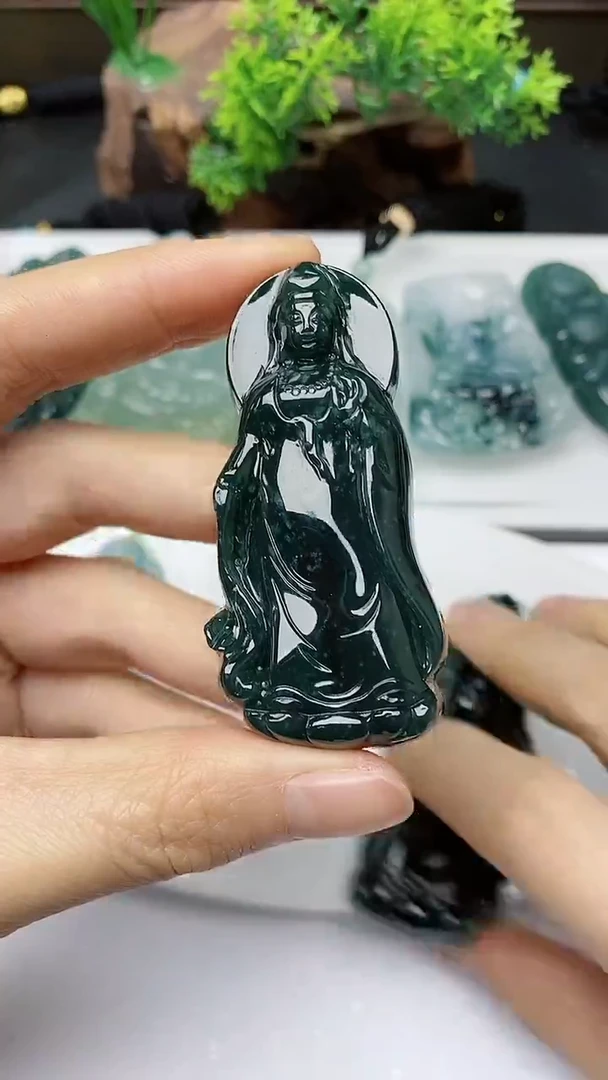 【闪购商品】翡翠颈饰未镶嵌