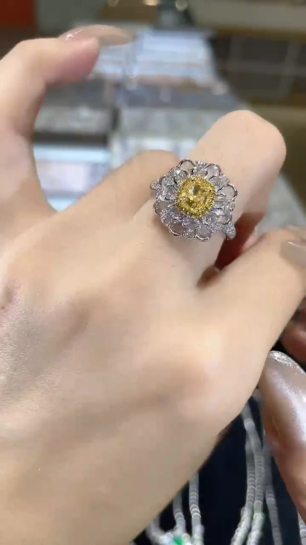 戒指18K金镶嵌钻石1克拉黄钻戒指YT  0014