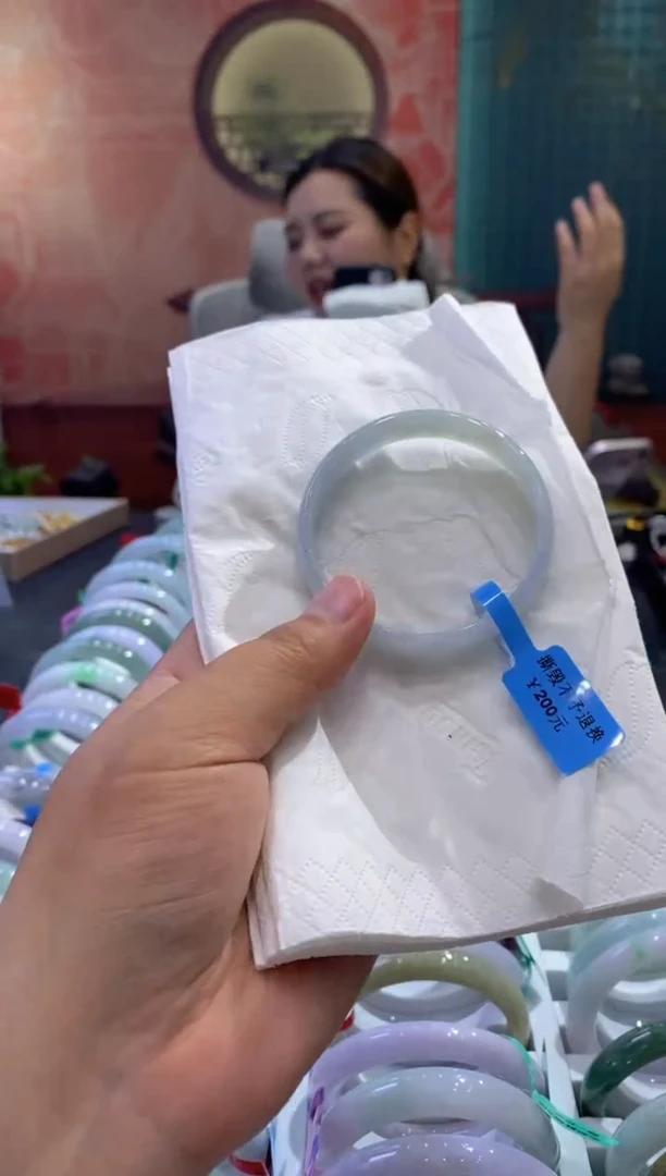 翡翠手镯未镶嵌多人0018857