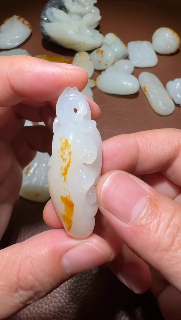 未镶嵌和田玉挂件0*1和田玉