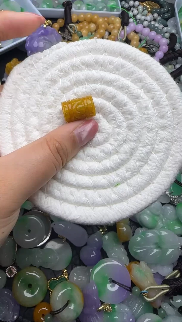 颈饰未镶嵌翡翠天然缅甸翡翠吊坠
