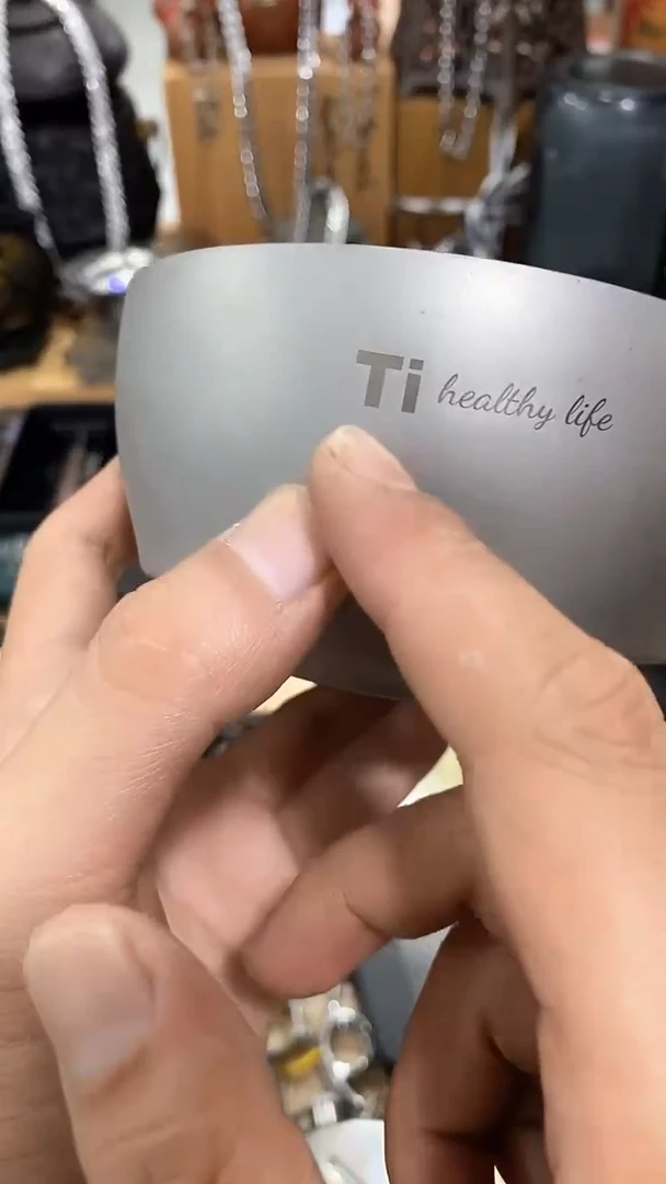 瓷片闪购商品   如图所示