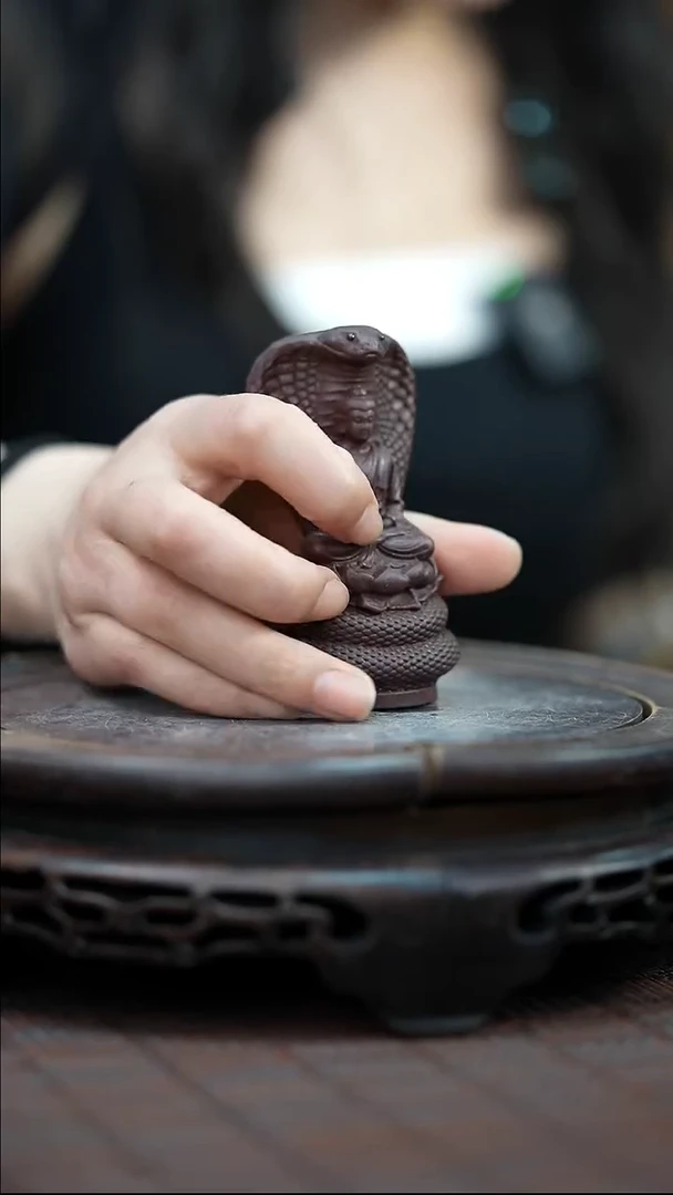 茶壶紫砂宜兴紫砂岁颐传砂精美创意茶宠