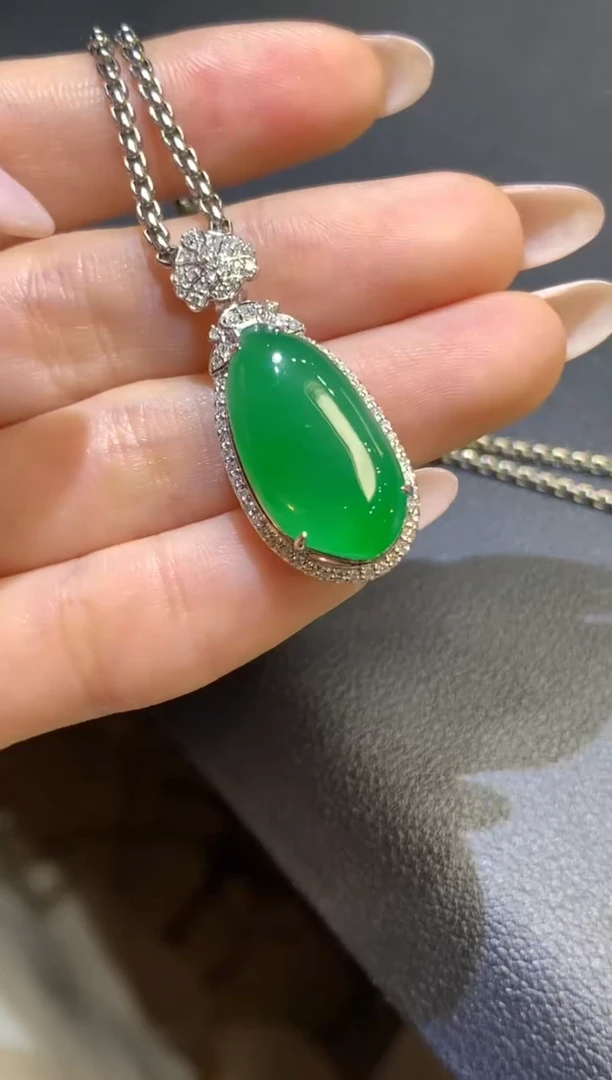 吊坠(不含链)18K金镶嵌翡翠43-瓜瓜