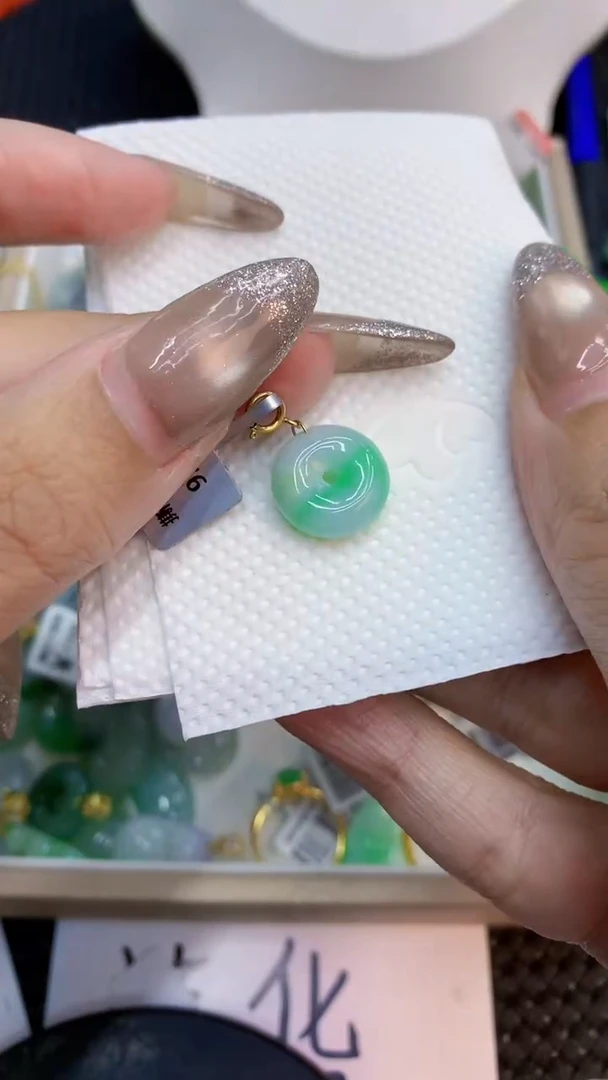 颈饰未镶嵌翡翠1