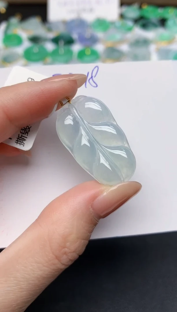 颈饰18K金镶嵌翡翠天然缅甸A货翡翠百元以上9元证书费自理