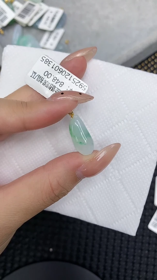 颈饰18K金镶嵌翡翠 11111111111111111