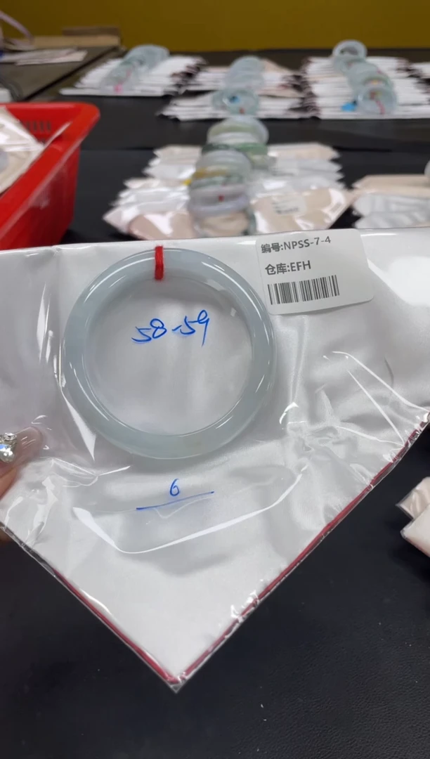 未镶嵌手镯翡翠翡翠手镯