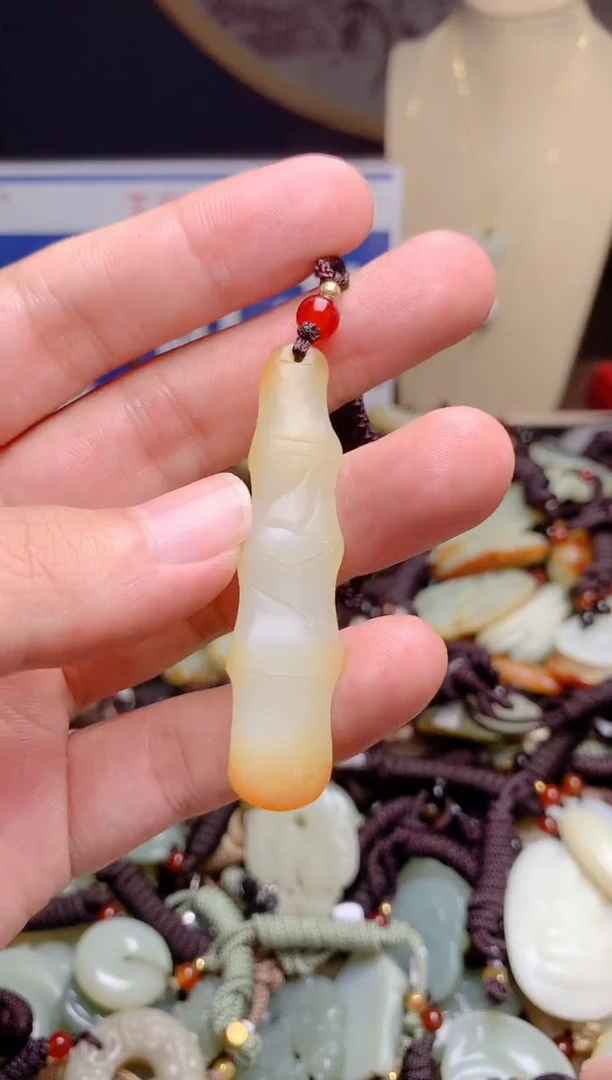 和田玉未镶嵌颈饰1