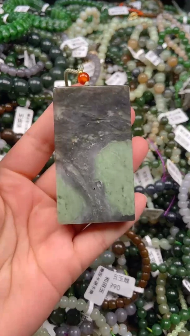 和田玉未镶嵌颈饰1