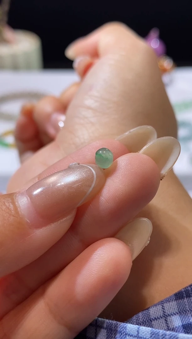 未镶嵌定制翡翠卡4.5鼓珠 买断不退换