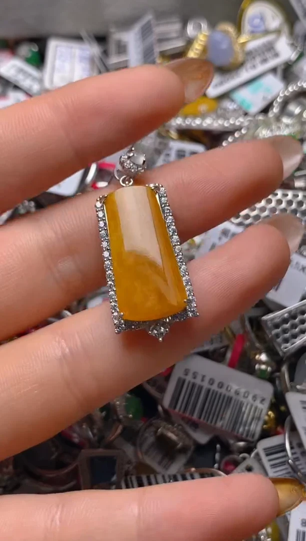 银S925镶嵌戒指翡翠百内无证书