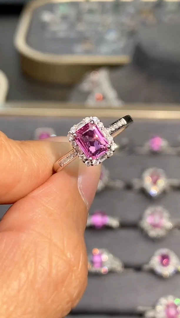 【闪购商品】彩色蓝宝石戒指18K金镶嵌0.835ct/新年开工价